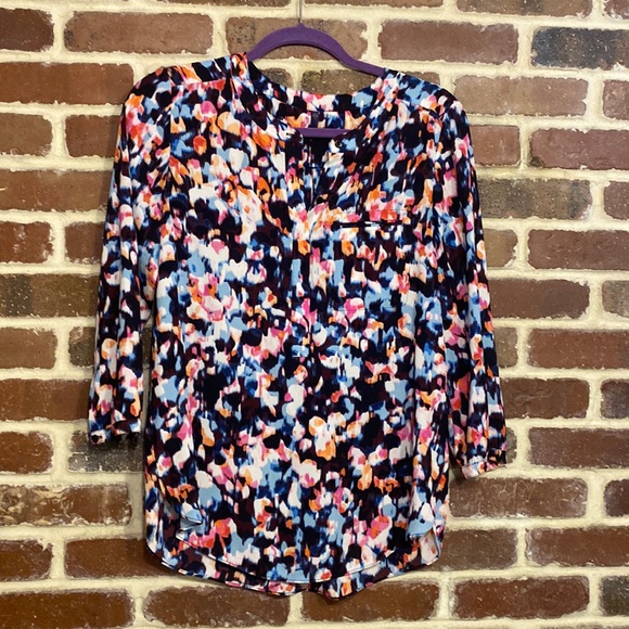 NYDJ Tops - NYDJ pattern top size xs